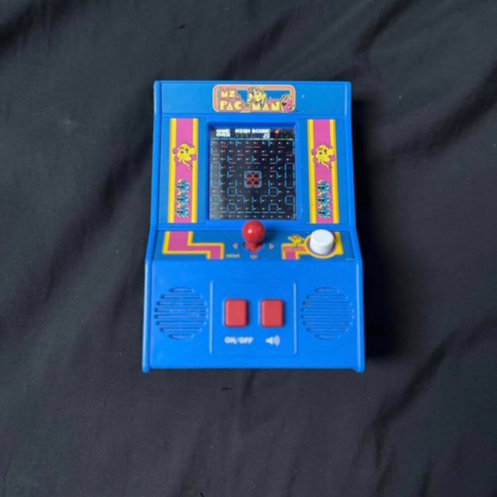 Ms Pac Man Minnie Handheld - Picture 2 of 3